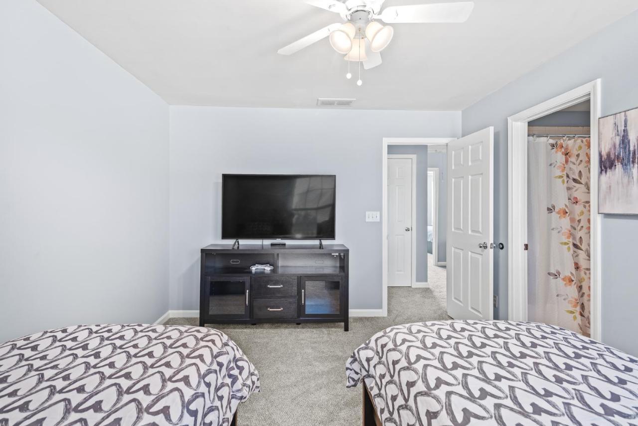 アトランタ Calming Grey Townhouse With Jacuzzi Bathtubヴィラ エクステリア 写真