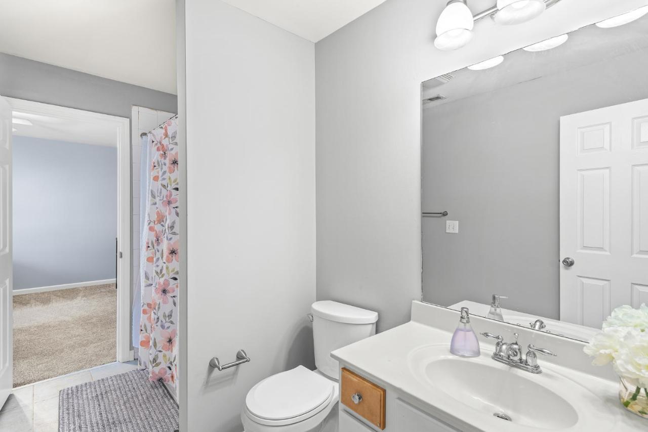 アトランタ Calming Grey Townhouse With Jacuzzi Bathtubヴィラ エクステリア 写真